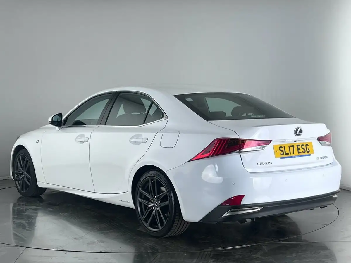2017-lexus-is-300h-25-f-sport-big-3