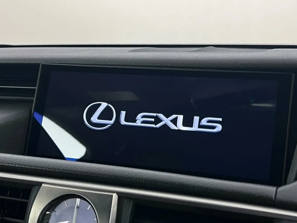 2017-lexus-is-300h-25-f-sport-big-27