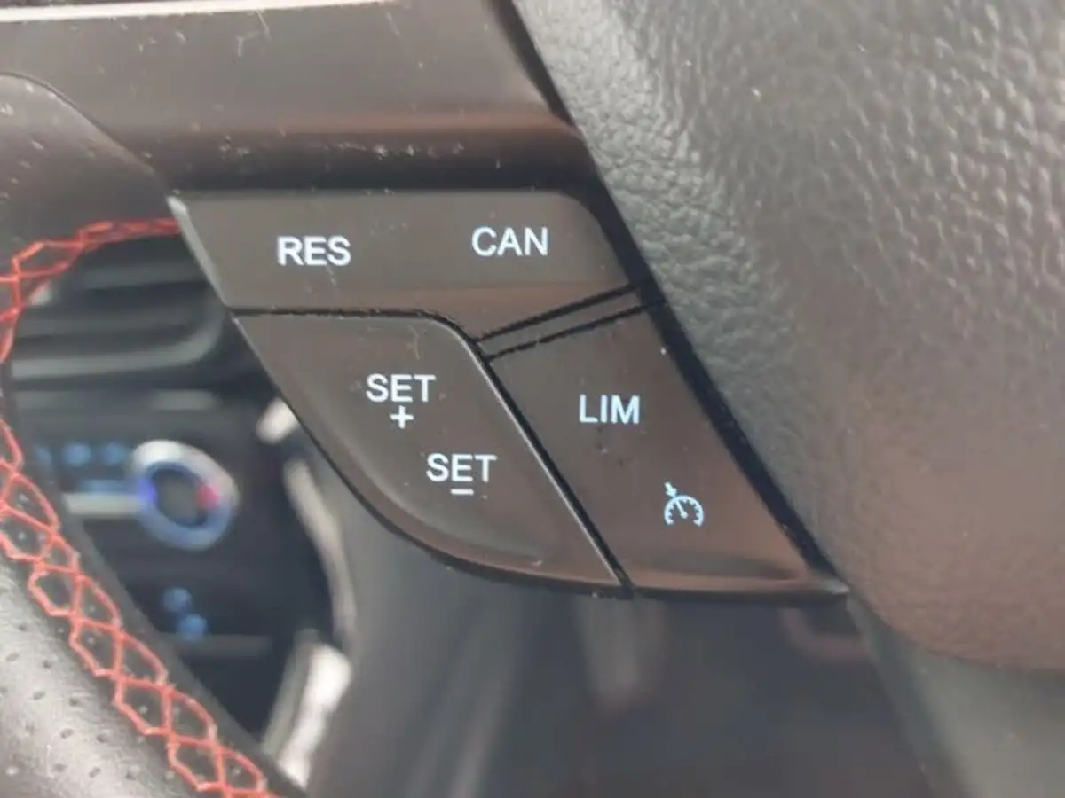 2020-ford-ecosport-10t-st-line-125ps-big-11