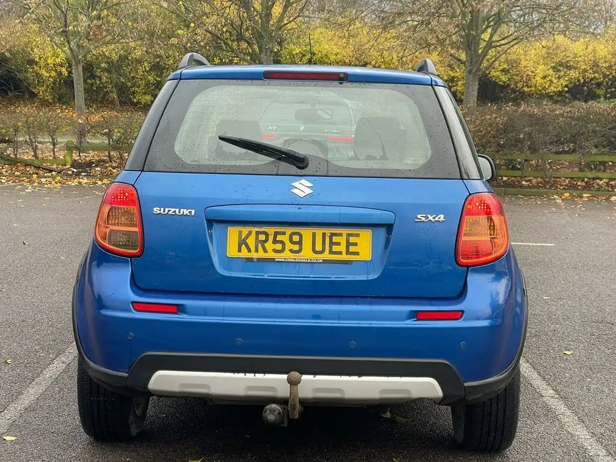 2009-suzuki-sx4-big-11