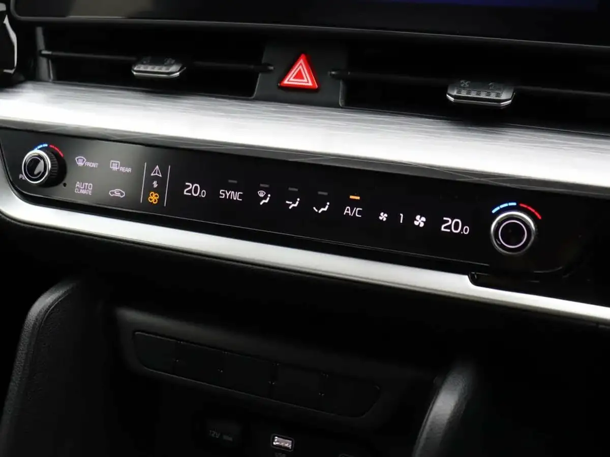 2025-kia-sportage-16-t-gdi-2-big-39