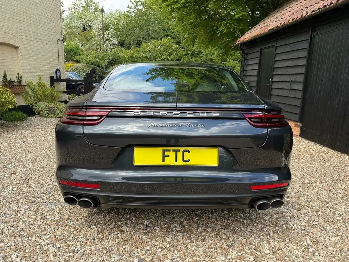 2016-porsche-panamera-40-v8-turbo-big-10