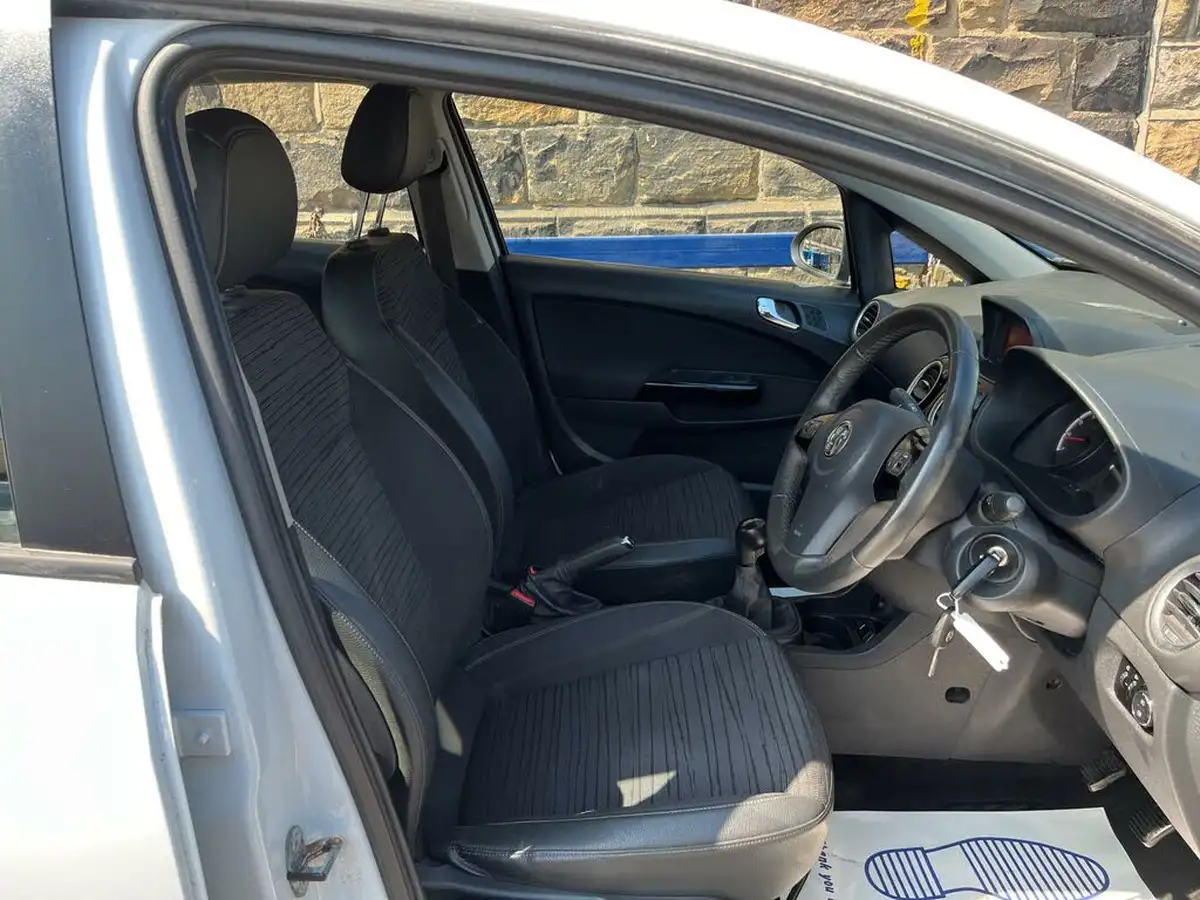 2014-vauxhall-corsa-12-excite-16v-vvt-85ps-ac-5d-big-9