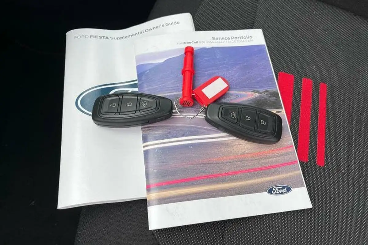 2022-ford-fiesta-big-21