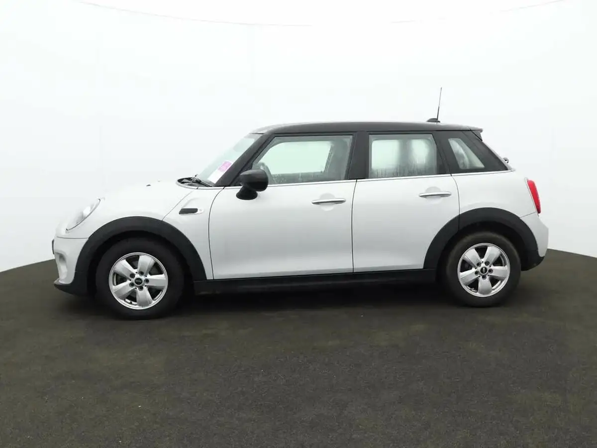 2019-mini-cooper-15-cooper-classic-hatchback-5d-big-4