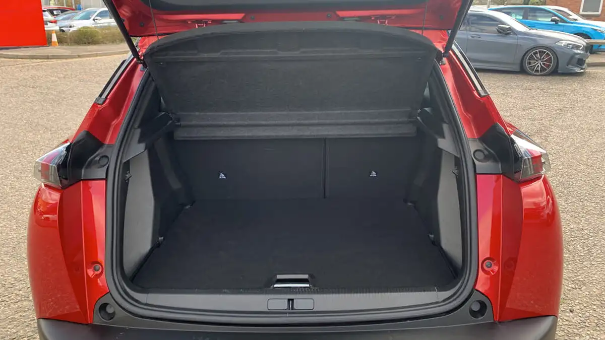 2021-peugeot-2008-suv-12-puretech-gt-big-18