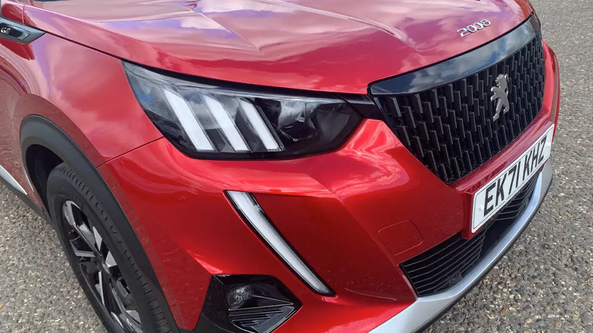2021-peugeot-2008-suv-12-puretech-gt-big-46