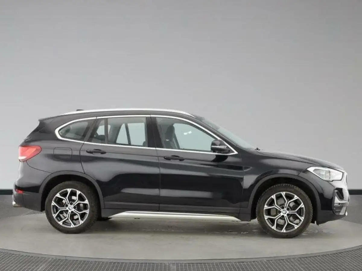 2021-bmw-x1-20-xdrive20i-xline-big-3