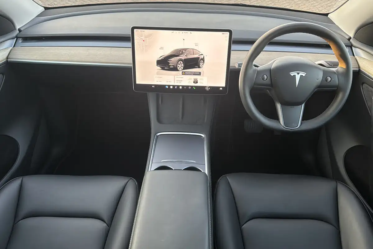 2022-tesla-model-y-e-long-range-big-8