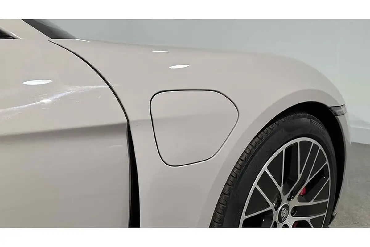 2021-porsche-taycan-e-4s-530ps-big-17