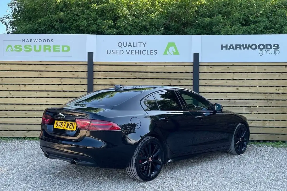 2018-jaguar-xe-20i-r-sport-249ps-1998cc-big-7