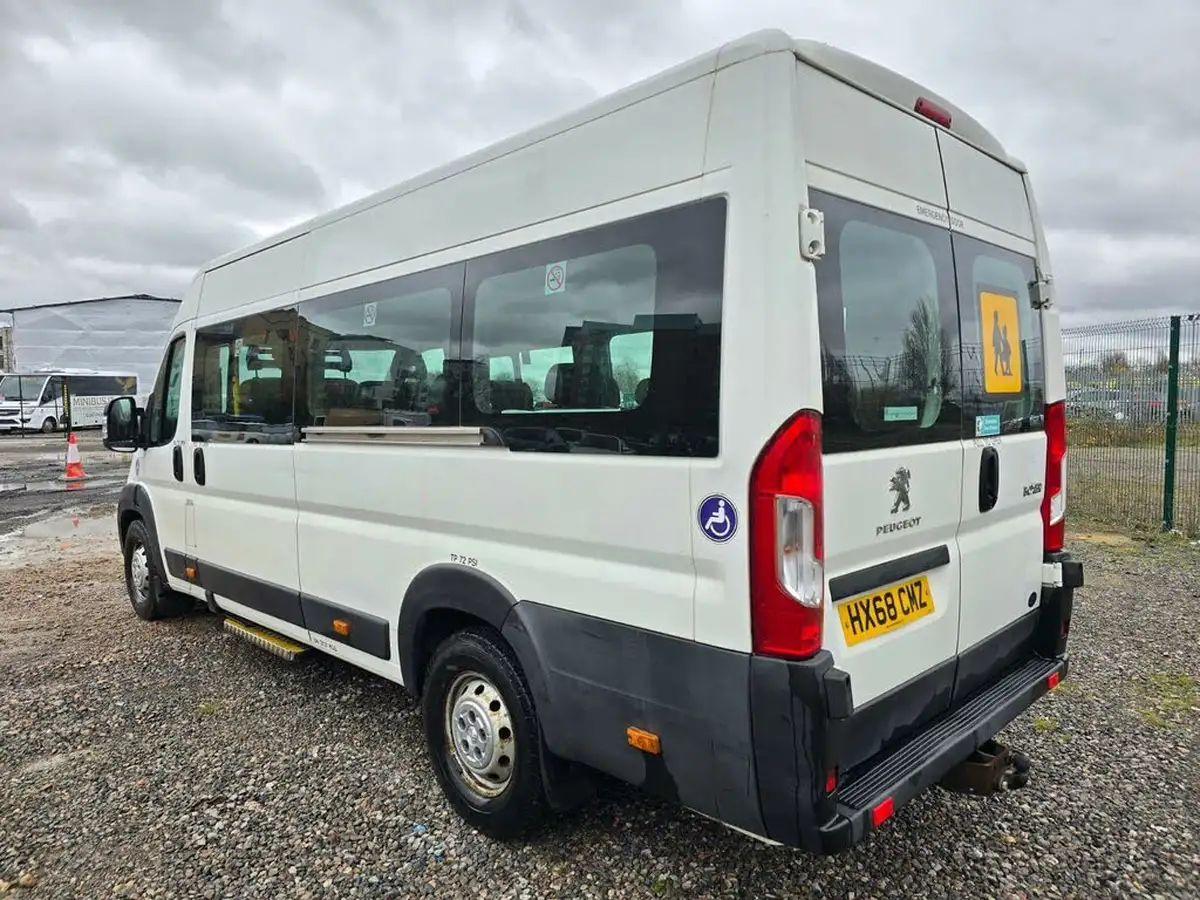 2018-peugeot-boxer-20-bluehdi-440-l4-h2-130-panel-big-12