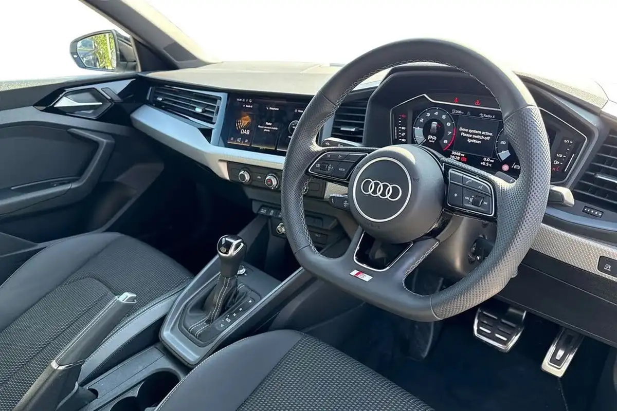 2024-audi-a1-10-30-tfsi-black-edition-116ps-s-tronic-big-12