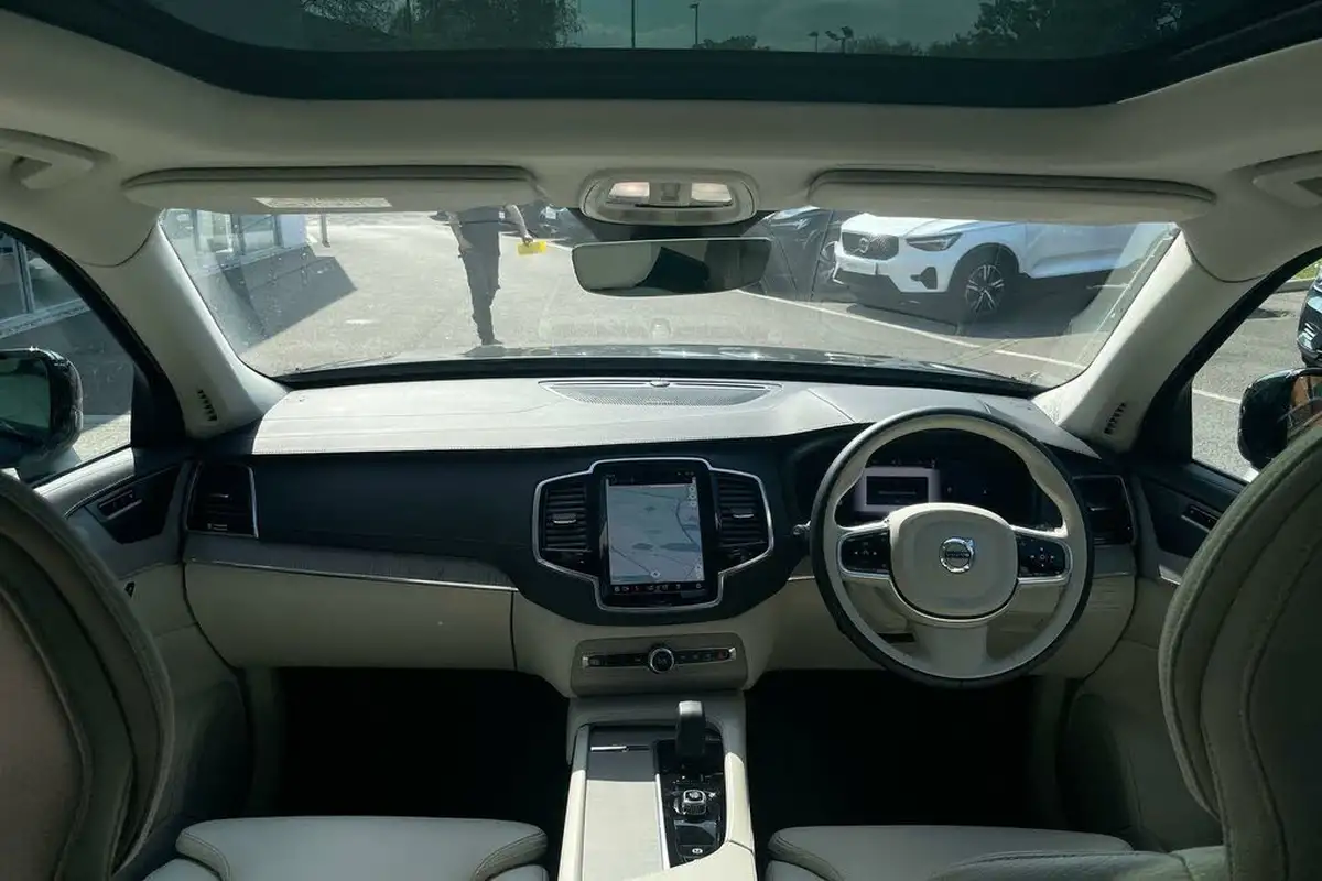2024-volvo-xc90-20-t8-plus-big-2