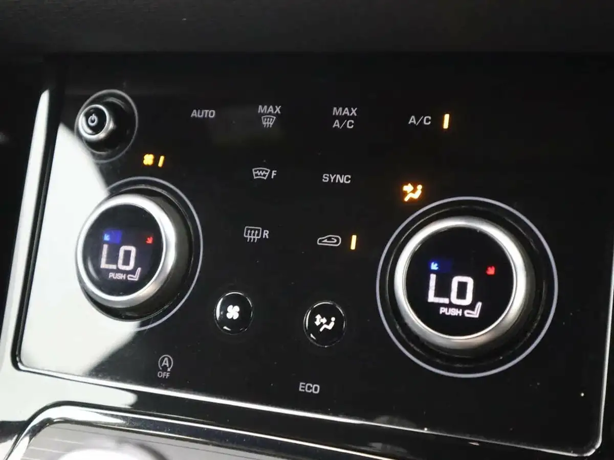 2022-land-rover-range-rover-evoque-20-d165-r-dynamic-big-26
