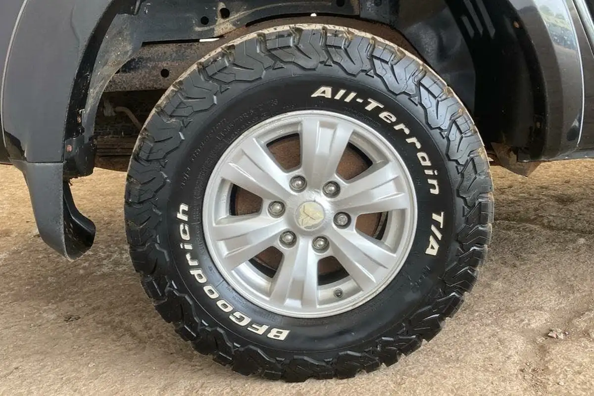 2013-mitsubishi-l200-25td-trojan-big-28