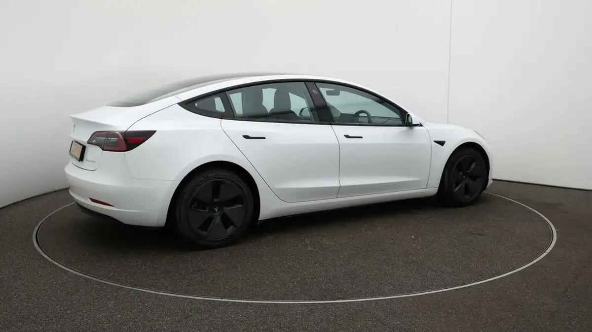 2021-tesla-model-3-e-long-range-awd-big-51