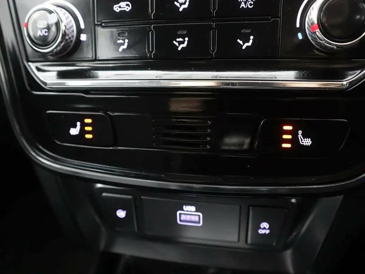 2022-kgm-ssangyong-tivoli-12-gdi-t-ventura-big-28