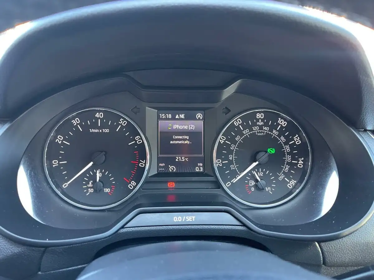 2015-skoda-octavia-14-tsi-se-l-hatchback-dsg-big-35