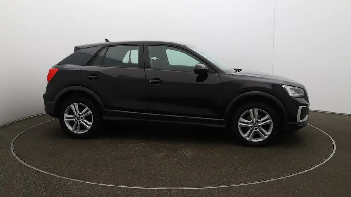 2021-audi-q2-10-30-tfsi-sport-big-46