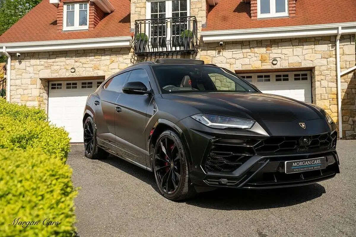 2022-lamborghini-urus-40-no-trim-big-63