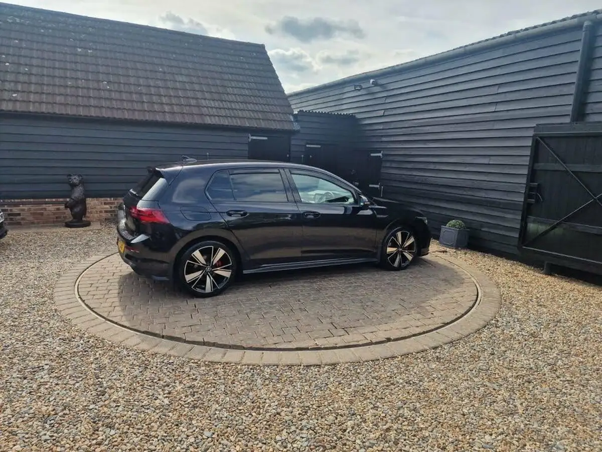 2021-volkswagen-golf-20tdi-gtd-big-33