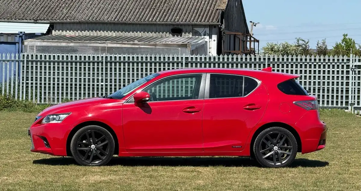 2015-lexus-ct-200h-18-advance-cvt-big-7