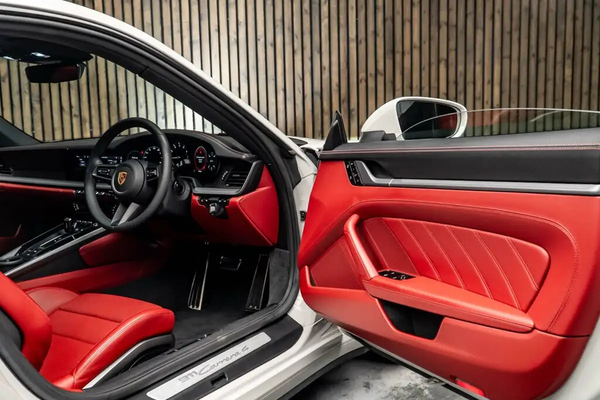 2021-porsche-911-30-carrera-4-coupe-big-30