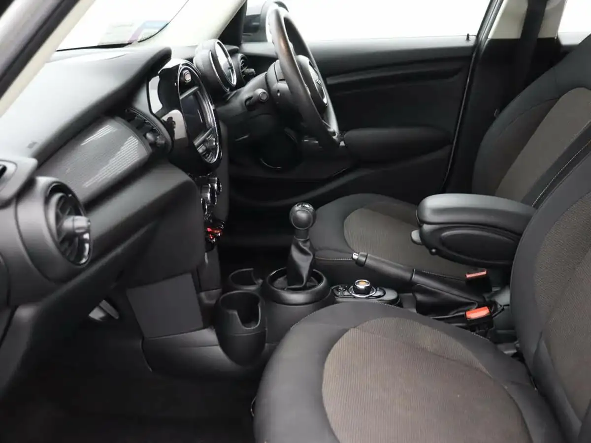 2019-mini-cooper-15-cooper-classic-hatchback-5d-big-12
