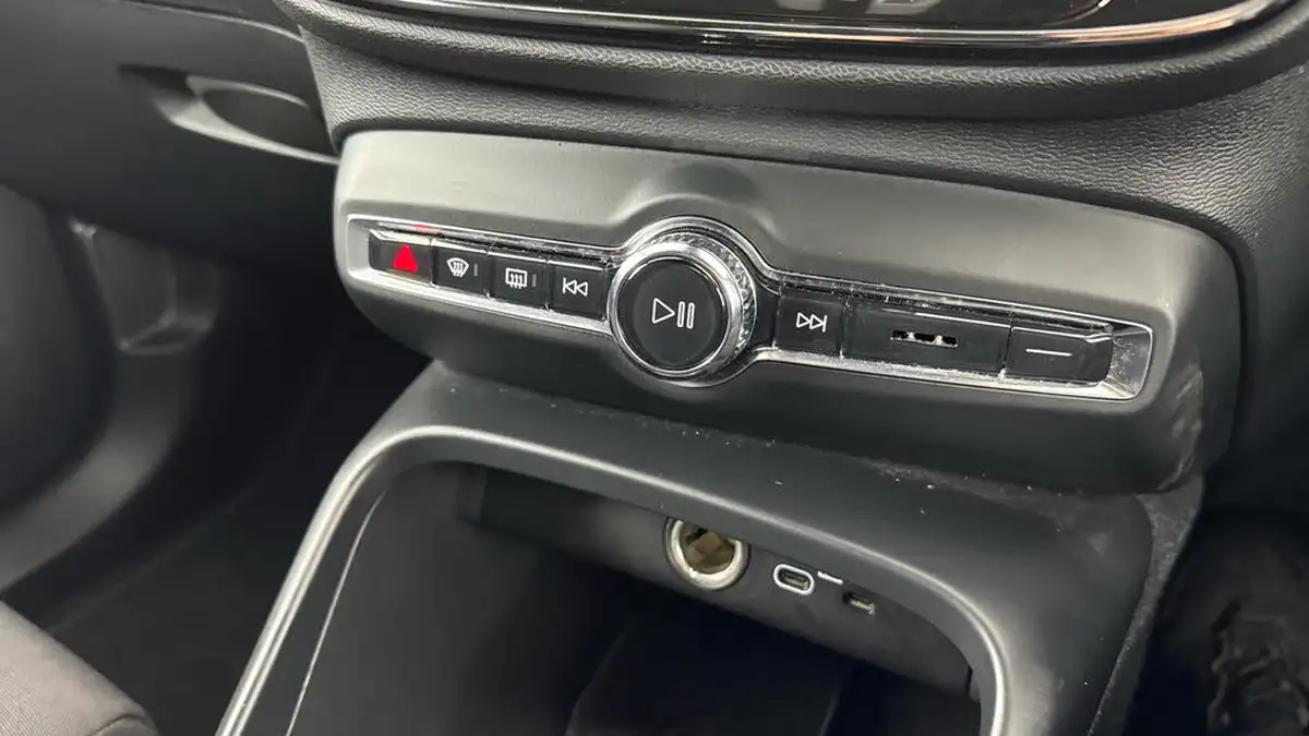 2023-volvo-xc40-e-recharge-core-228bhp-big-17