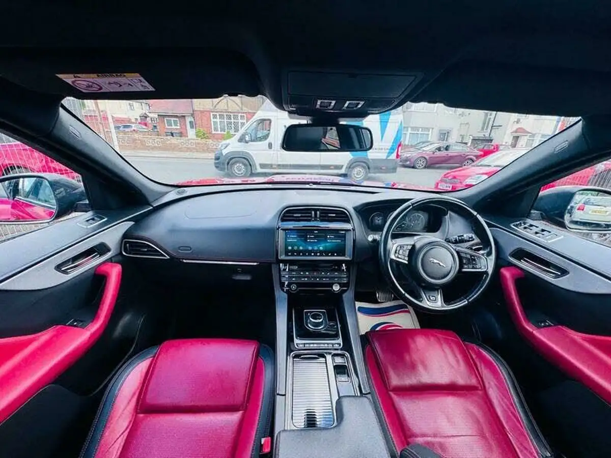 2017-jaguar-f-pace-20-i4d-r-sport-180ps-awd-ss-auto-big-7