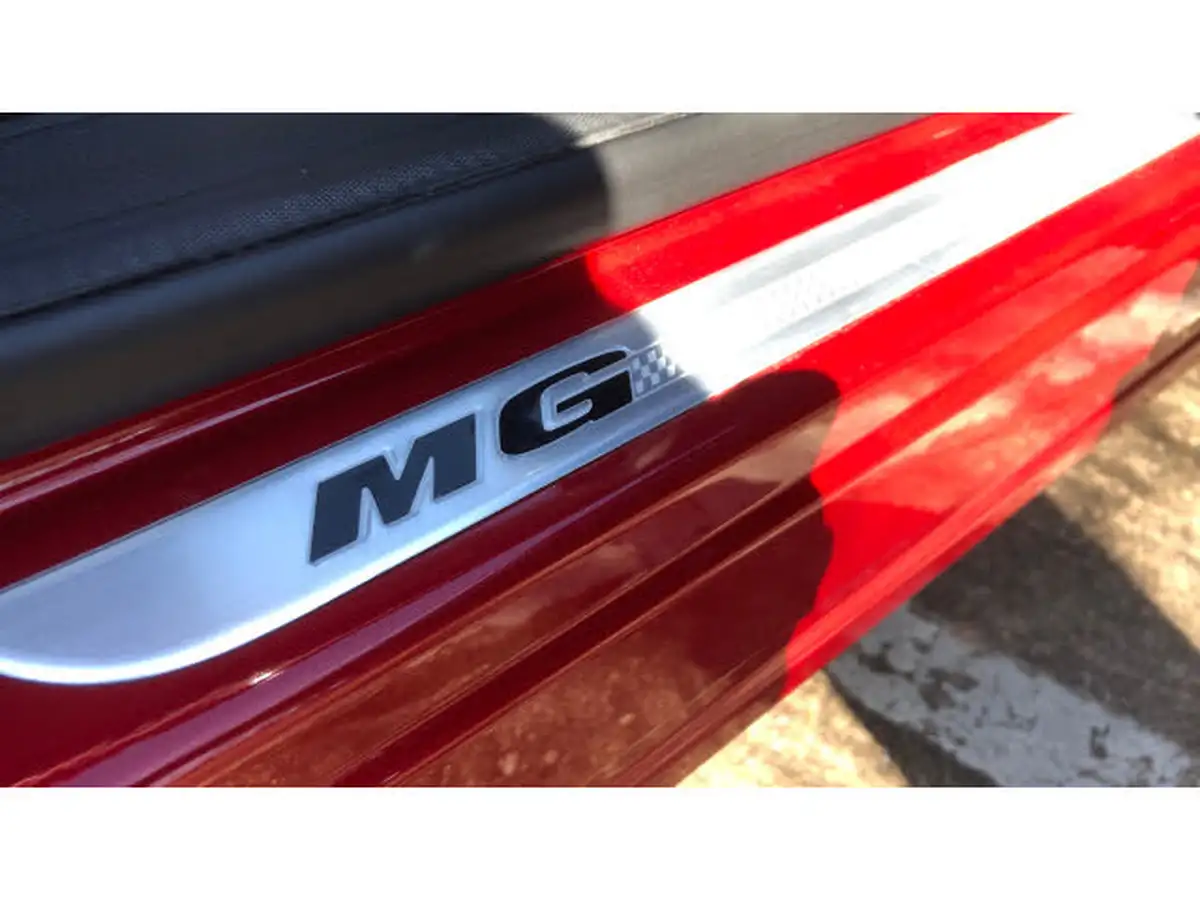 2021-mg-hs-15t-gdi-exclusive-162ps-dct-big-42