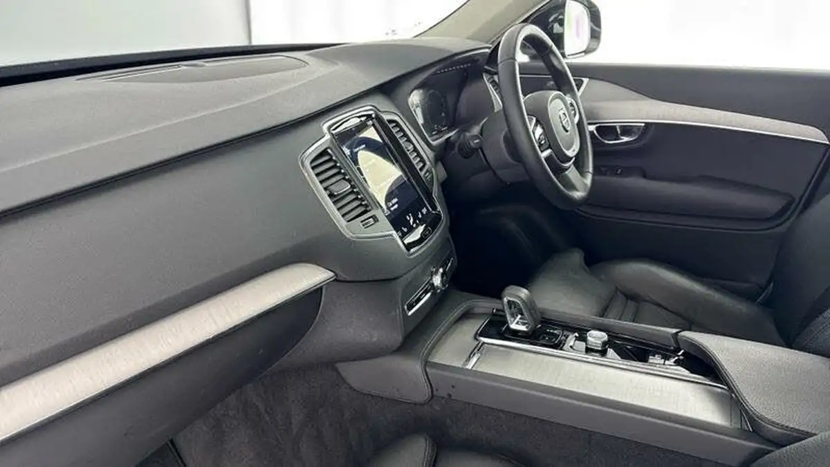2022-volvo-xc90-20-b5-momentum-big-1