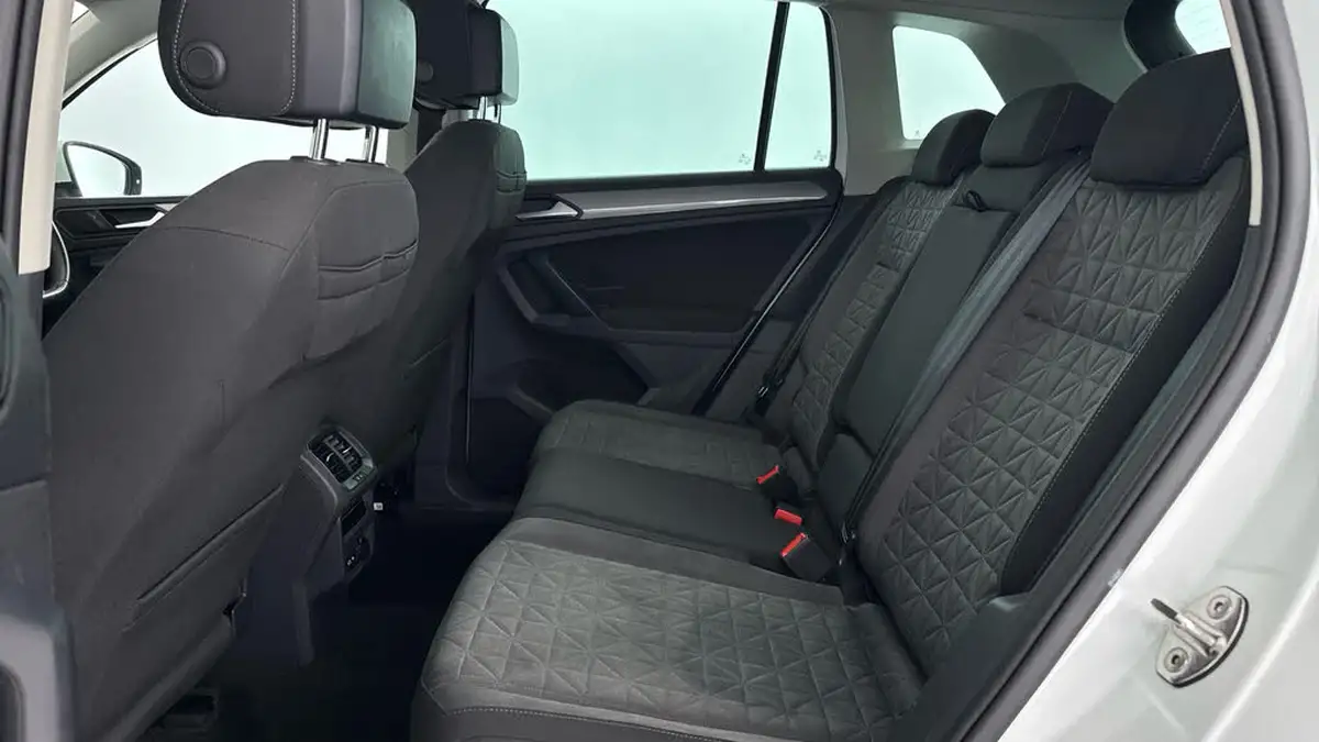 2021-volkswagen-tiguan-15-tsi-life-150ps-dsg-big-13