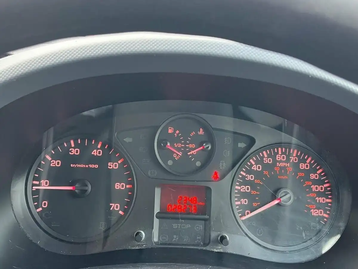 2018-citroen-berlingo-16td-l2-750-lx-panel-big-11