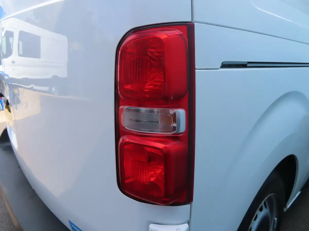 2019-citroen-dispatch-16bluehdi-x-m-1000-115pseu6-ss-big-26