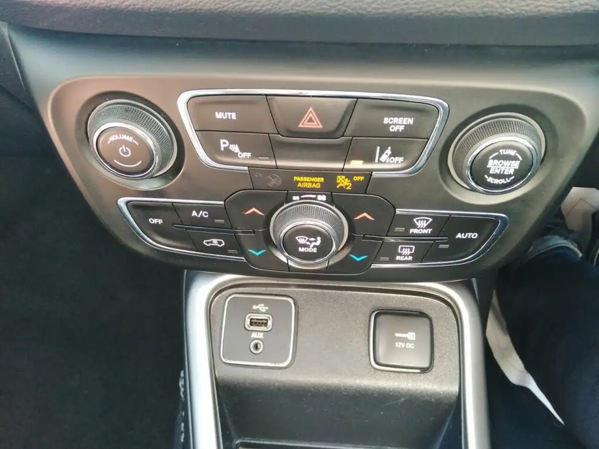 2018-jeep-compass-14-multiair-ii-longitude-big-26