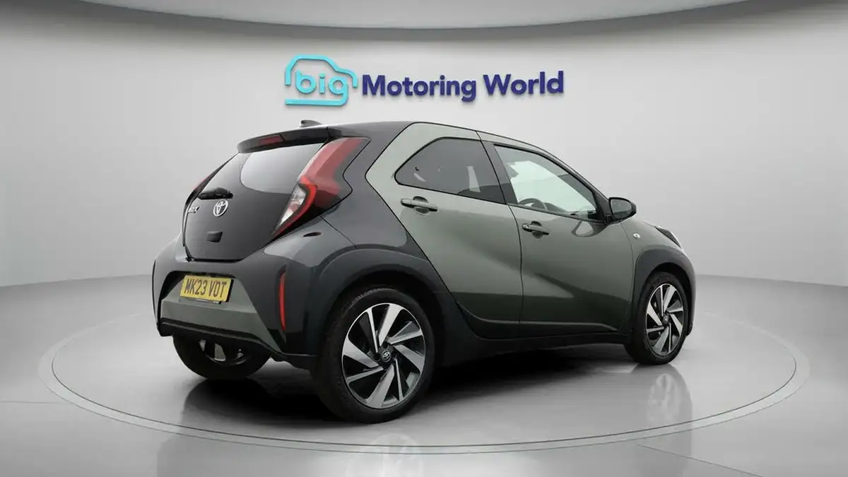 2023-toyota-aygo-x-10-vvt-i-edge-big-6
