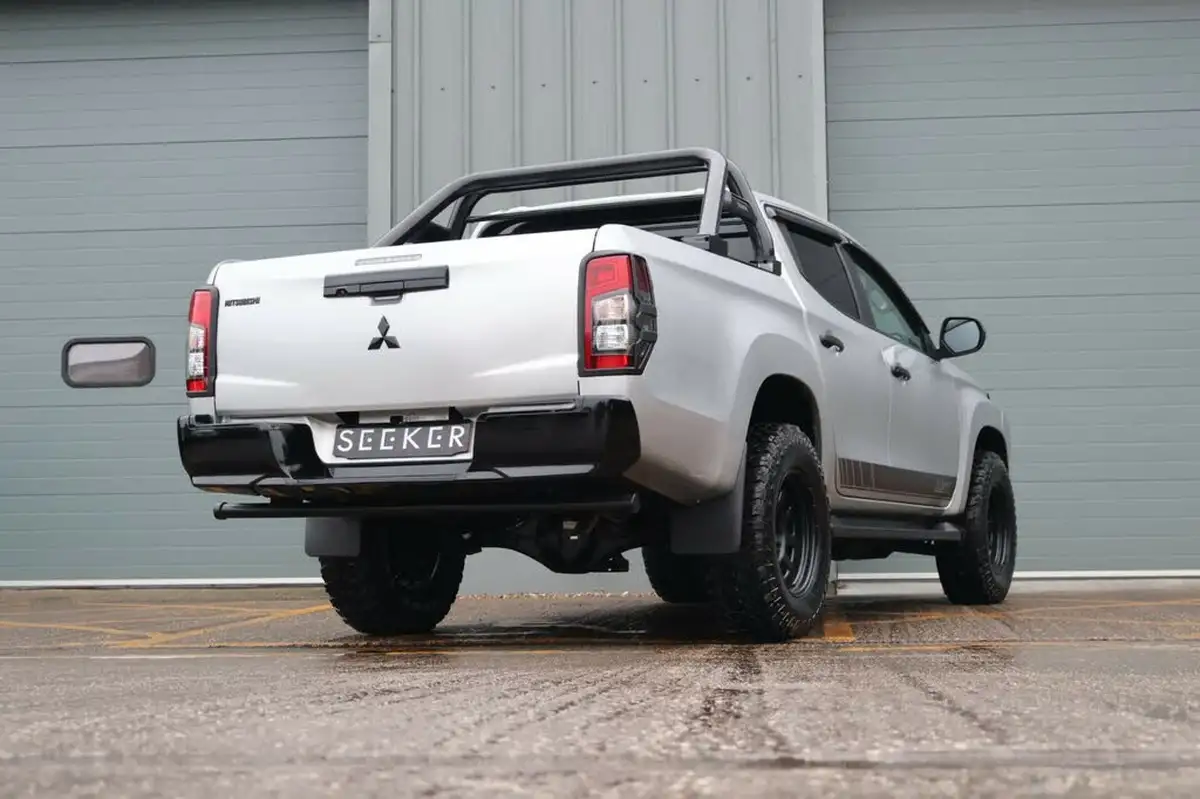 2020-mitsubishi-l200-22di-d-warrior-auto-big-4