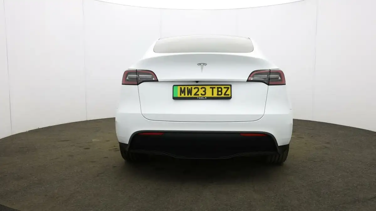 2023-tesla-model-y-e-rwd-big-61