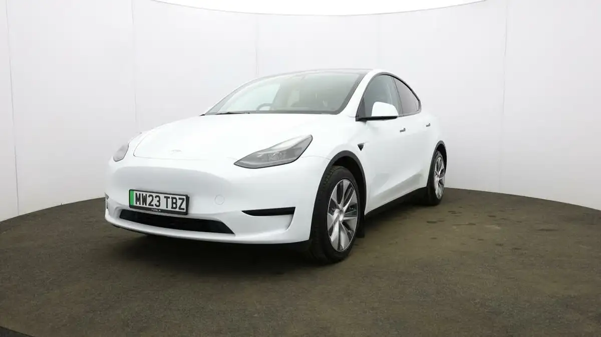 2023-tesla-model-y-e-rwd-big-37