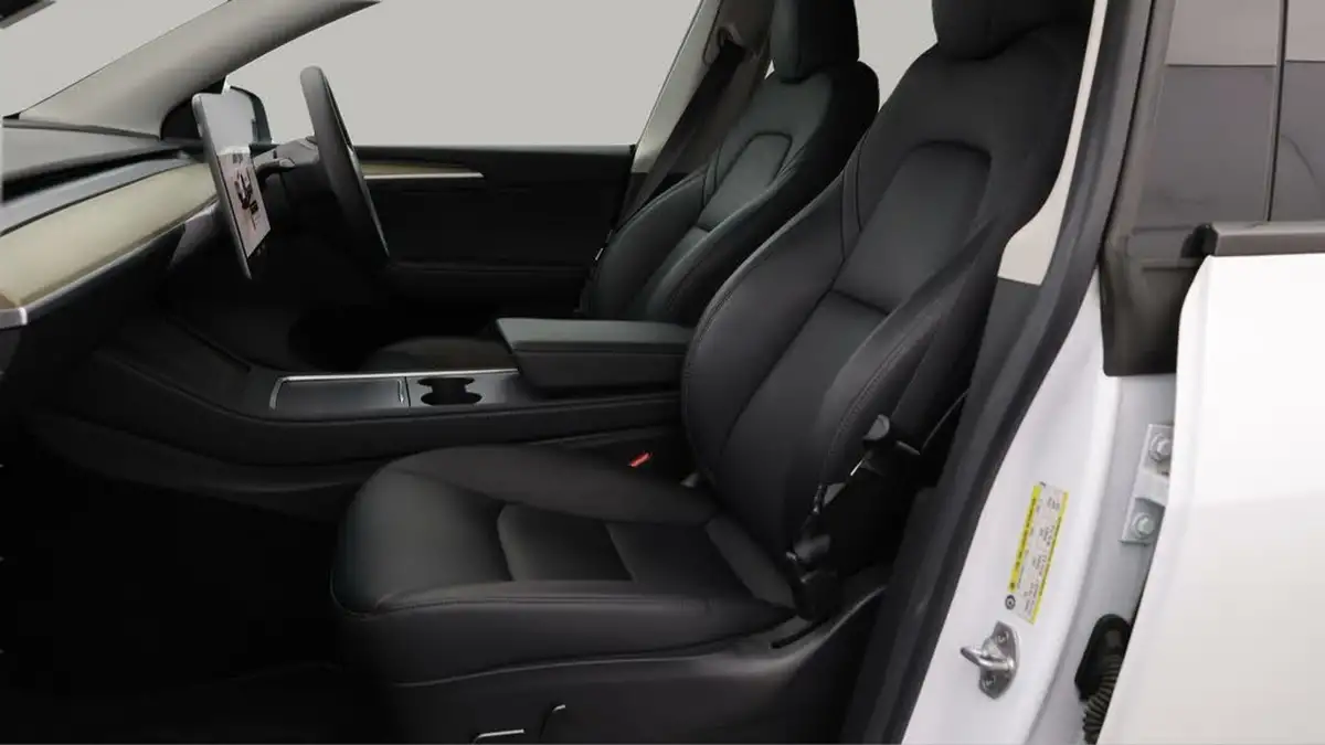2023-tesla-model-y-e-rwd-big-13