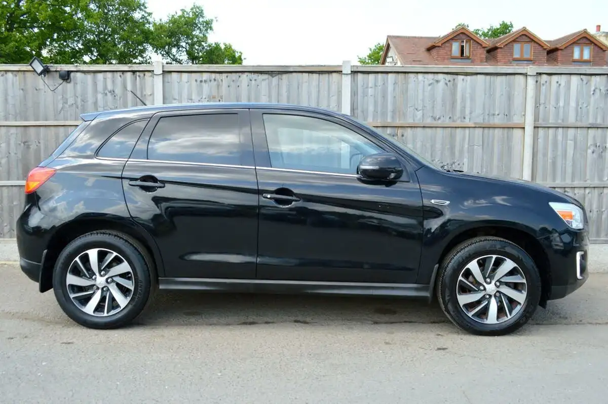 2014-mitsubishi-asx-16-3-big-16