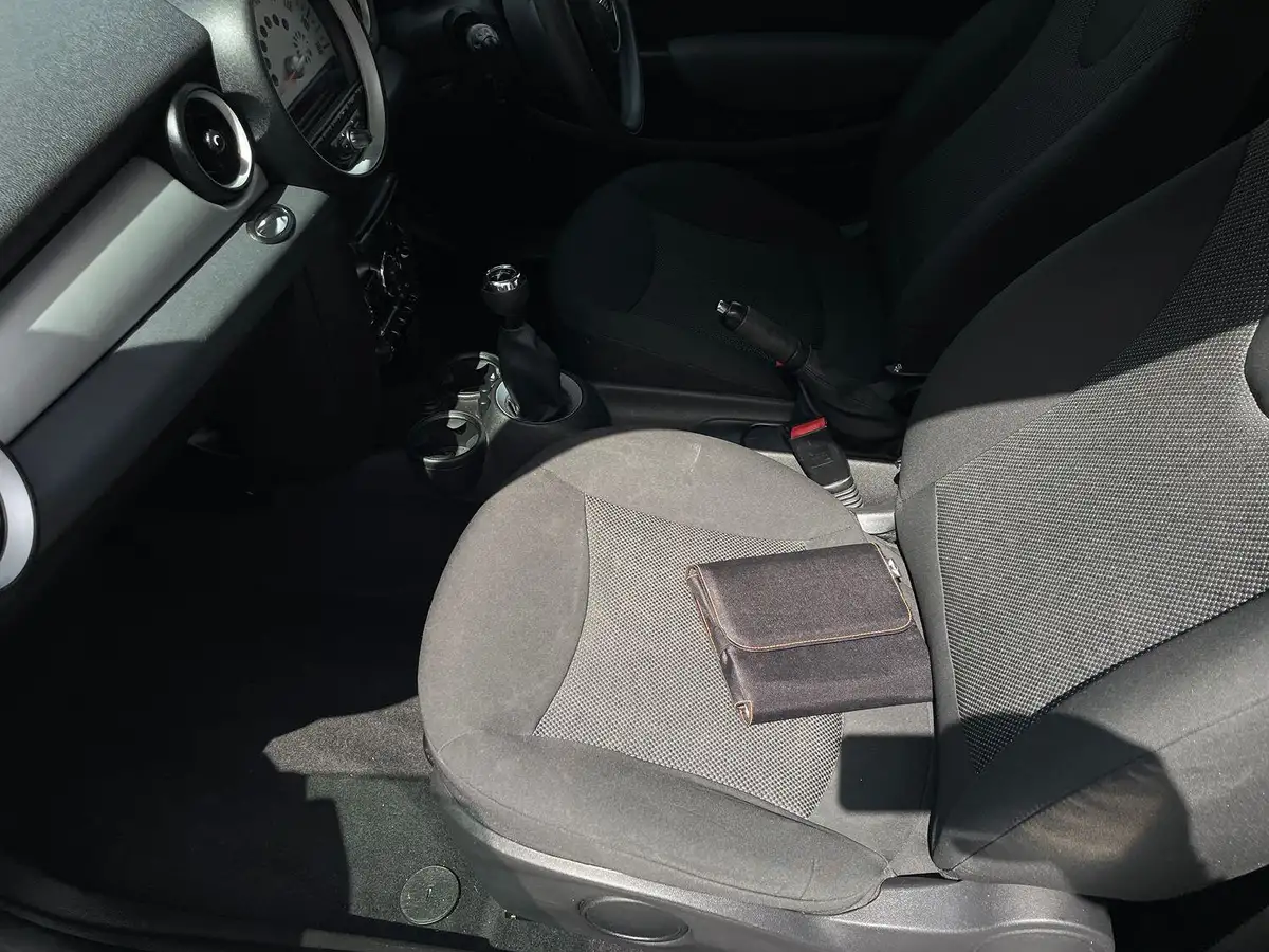 2011-mini-cooper-16-first-big-34