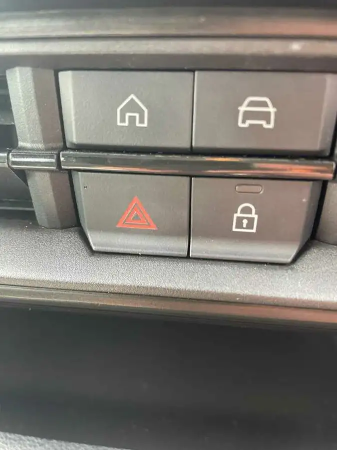 2024-jeep-avenger-12-gse-altitude-big-16