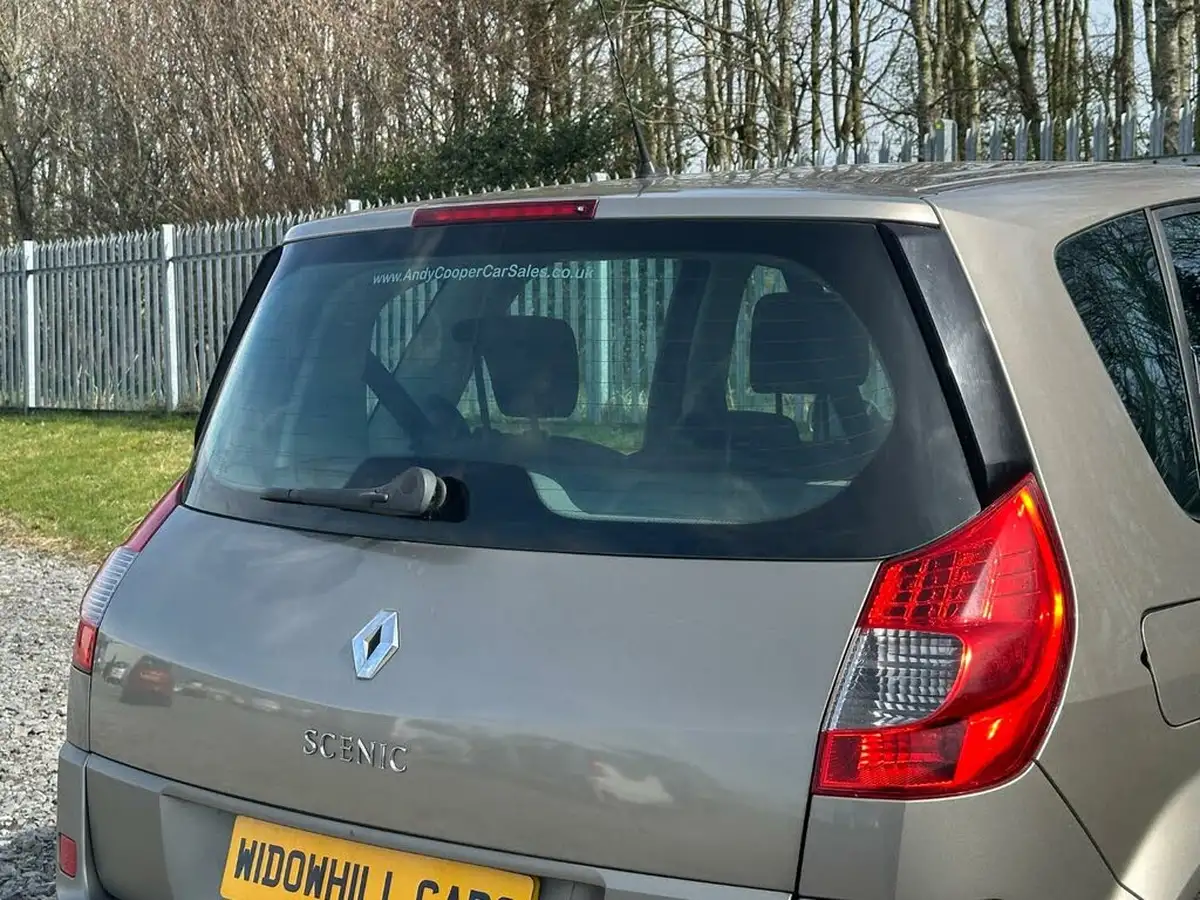 2009-renault-scenic-16-dynamique-111bhp-auto-big-9