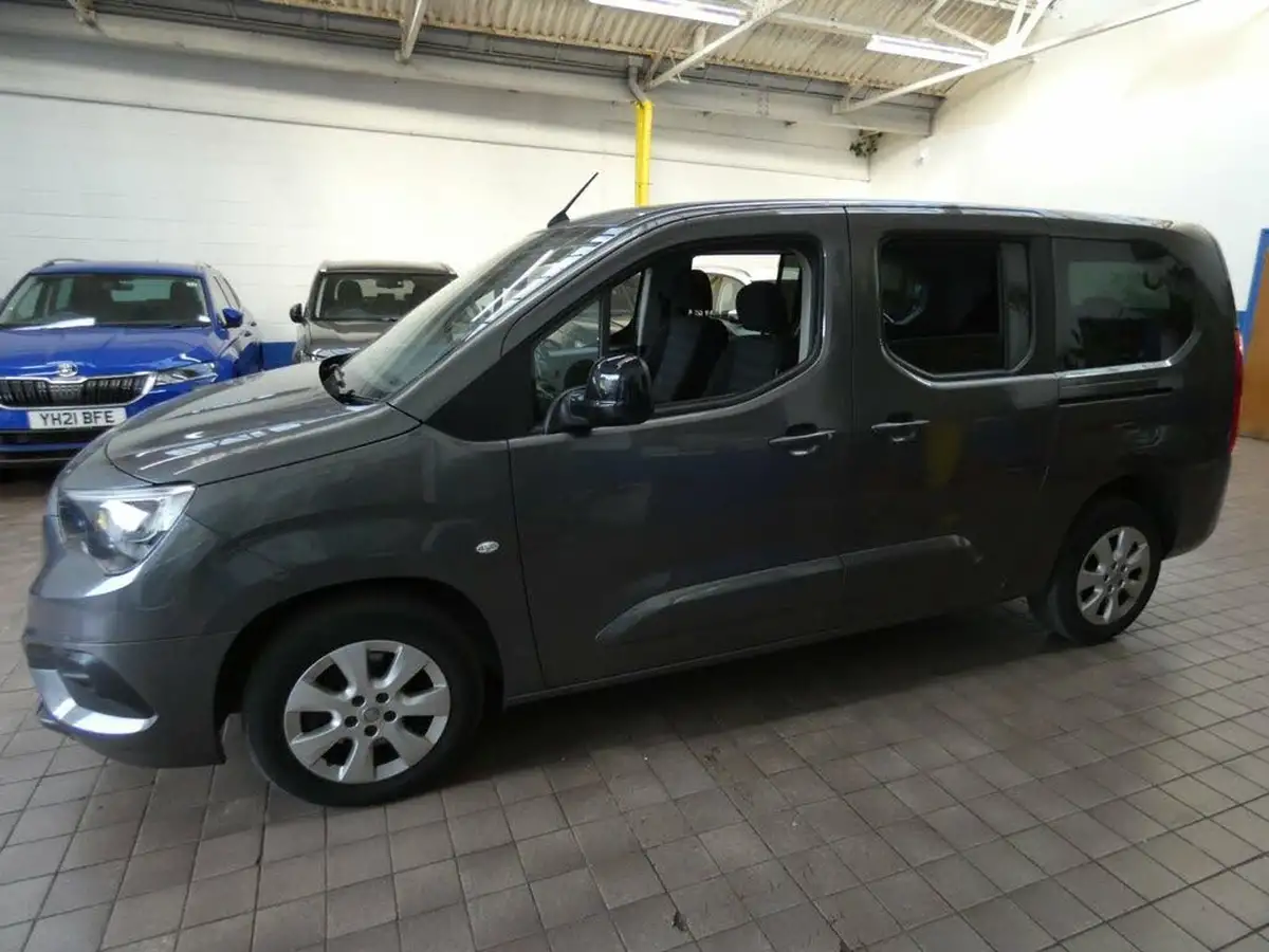 2022-vauxhall-combo-life-15-se-xl-100ps-big-17