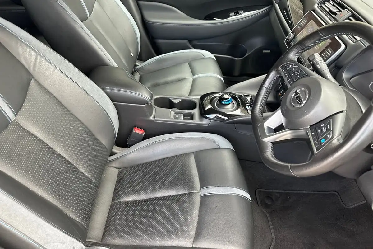 2020-nissan-leaf-e-e-tekna-big-29