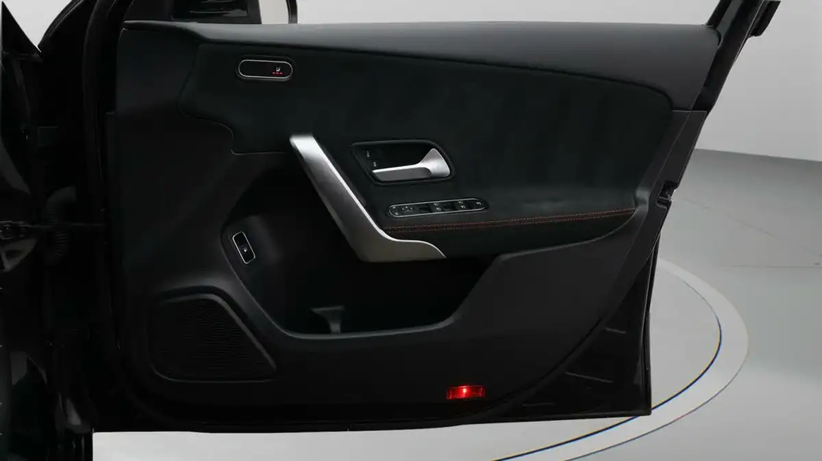 2021-mercedes-benz-a-class-13-a250e-amg-line-hatchback-5d-big-14
