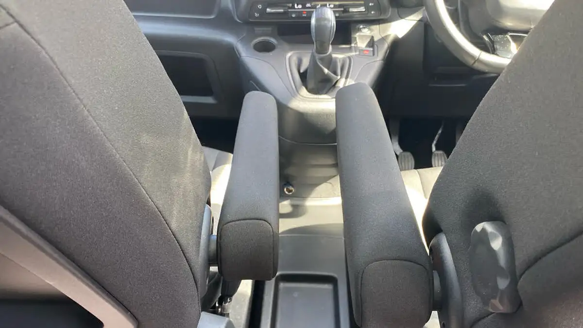 2020-citroen-berlingo-15bluehdi-flair-xtr-m-size-100ps-big-53